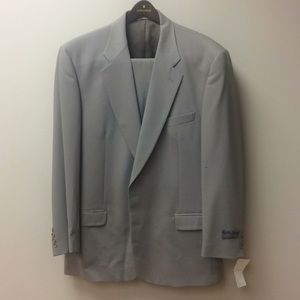 Brand new men’s suit never warn